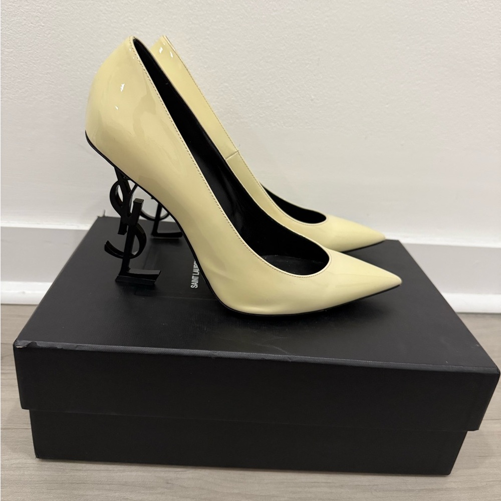 Saint Laurent Beige Heels with Black Monogram Heel